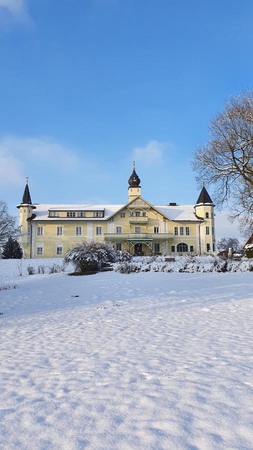 Gaestehaus Gut Frauendorf Windorf  Buitenkant foto